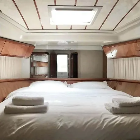 Botel The Duke Superyacht - Lindian *